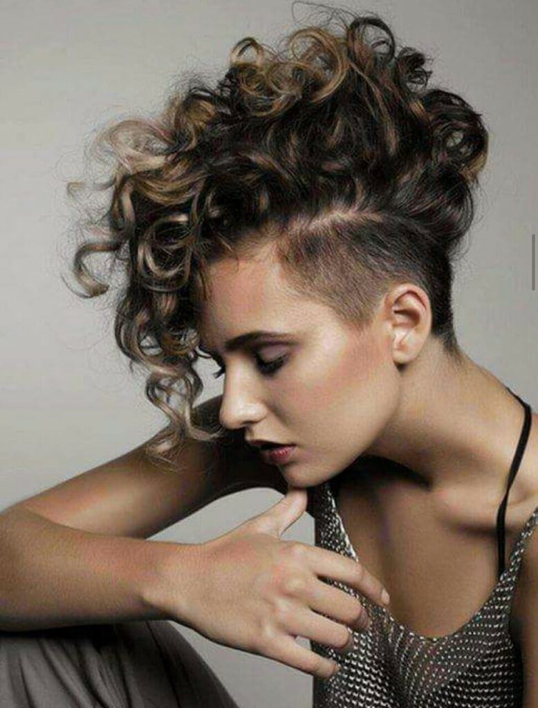 curly hair style