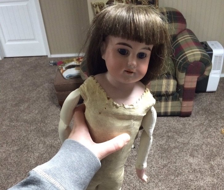creepy dolls