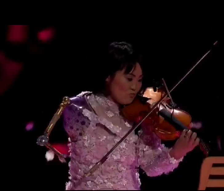 One-armed miracle violinist