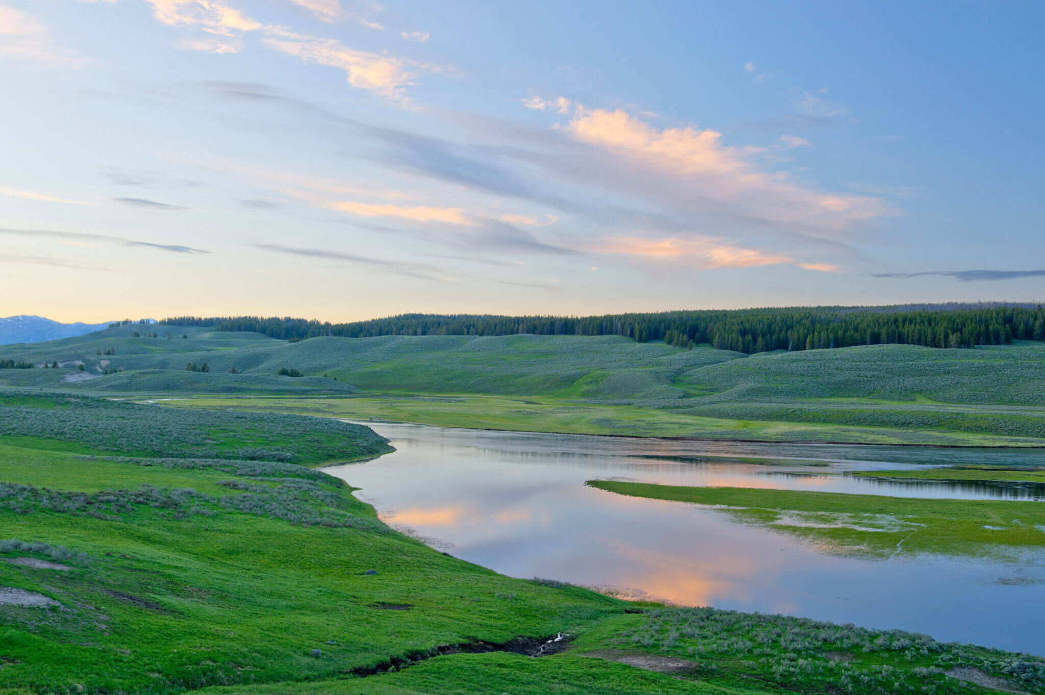 An Exploration of Yellowstone National Park - TravelReveal.com