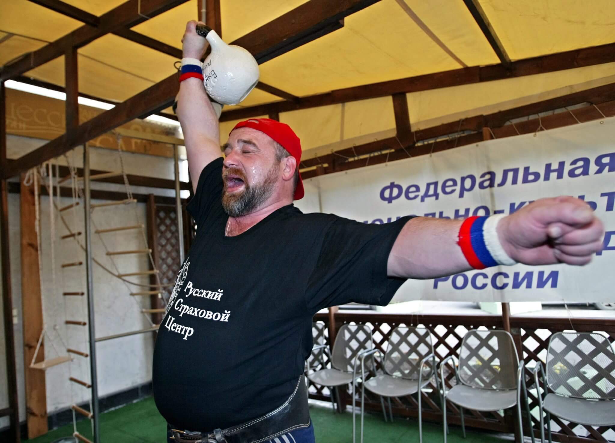 Vladimir Savelyev Gets Ready For a New Entry in the Guinness Record Book of Records On Wednesday 15 October 2003 in Moscow the Previous Record by Savelyev Was 24 Kilograms Lifted 19 275 Times in 24 Hours This Time He Managed to Lift the Weight 20 170 Times Marking a New World Record Which Was Devoted to the Inthronisation the 50th Anniversary of Britain's Queen Elizabeth Ii