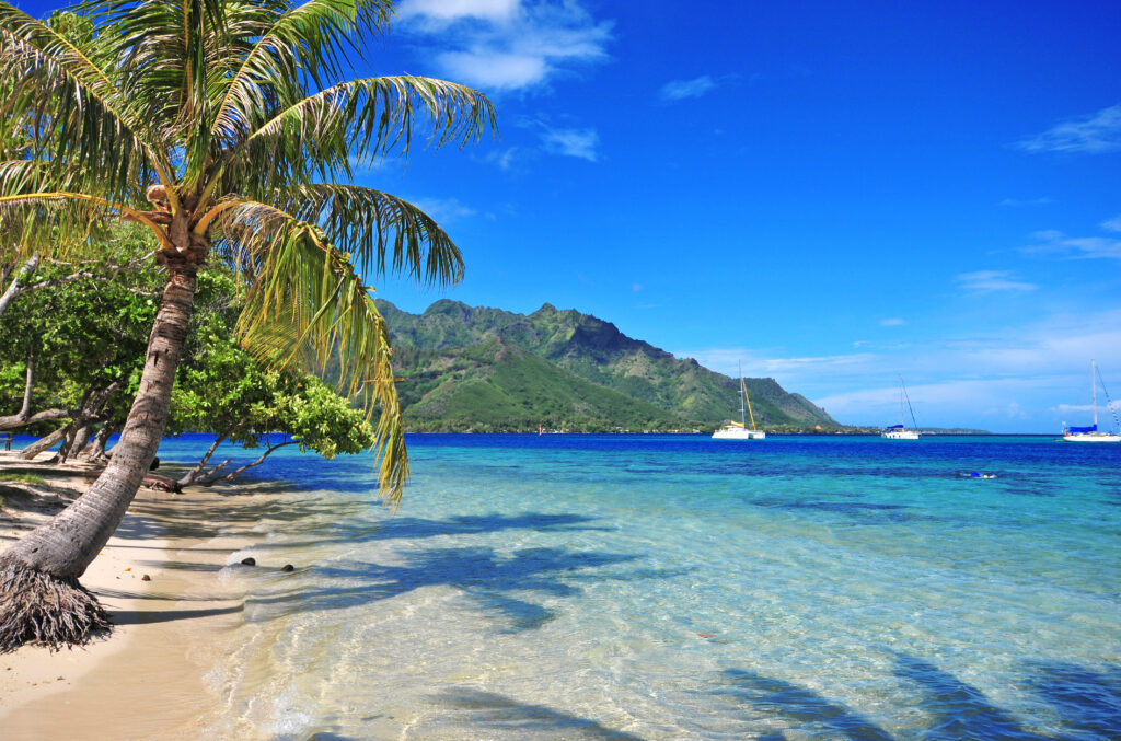 Turquoise waters off Moorea in Tahiti, French Polynesia