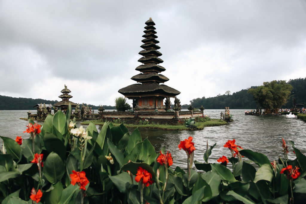 Ulun danu beratan temple in indonesia