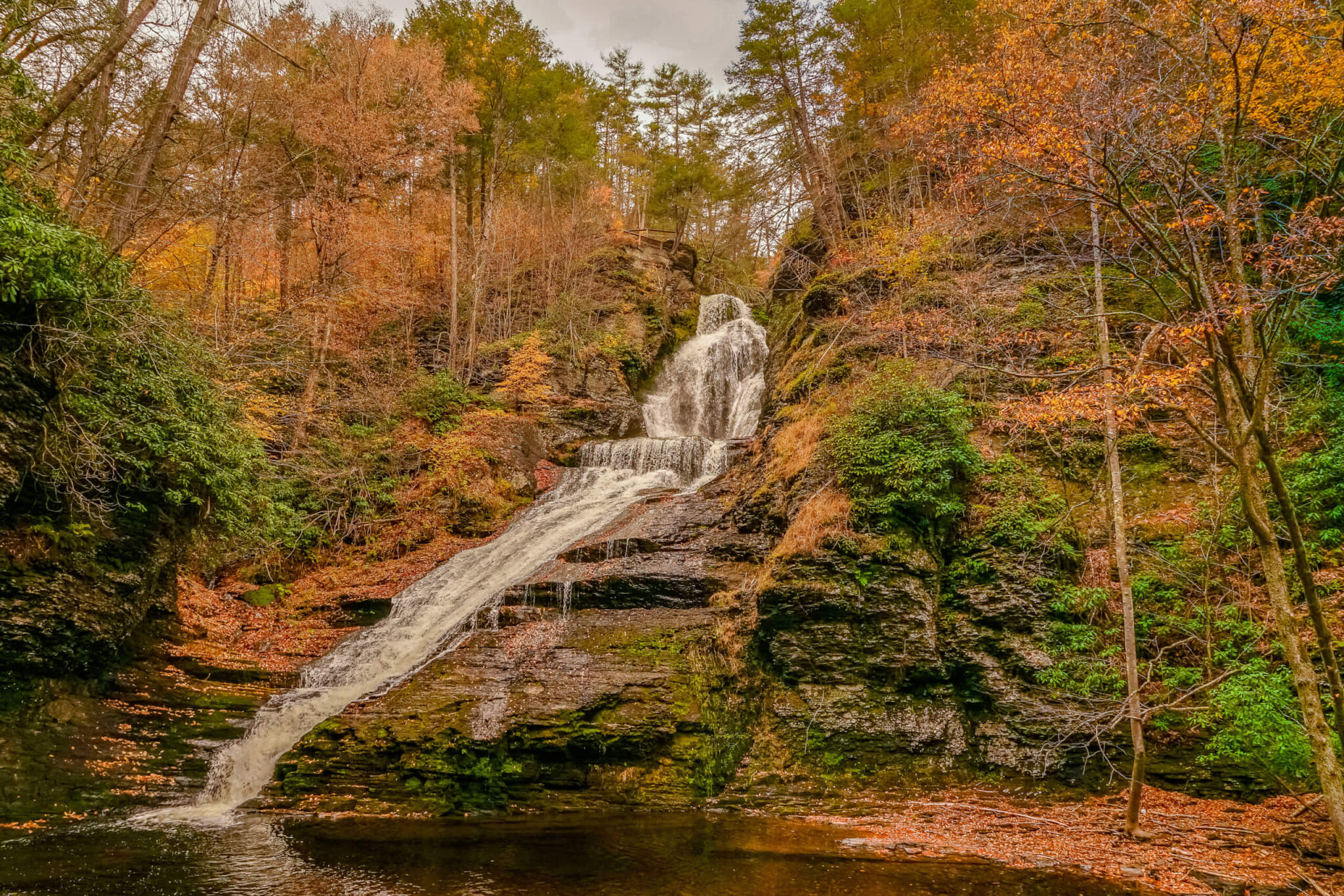 Dingmans Falls waterfall in the Poconos Mountains , Pennsylvania US.