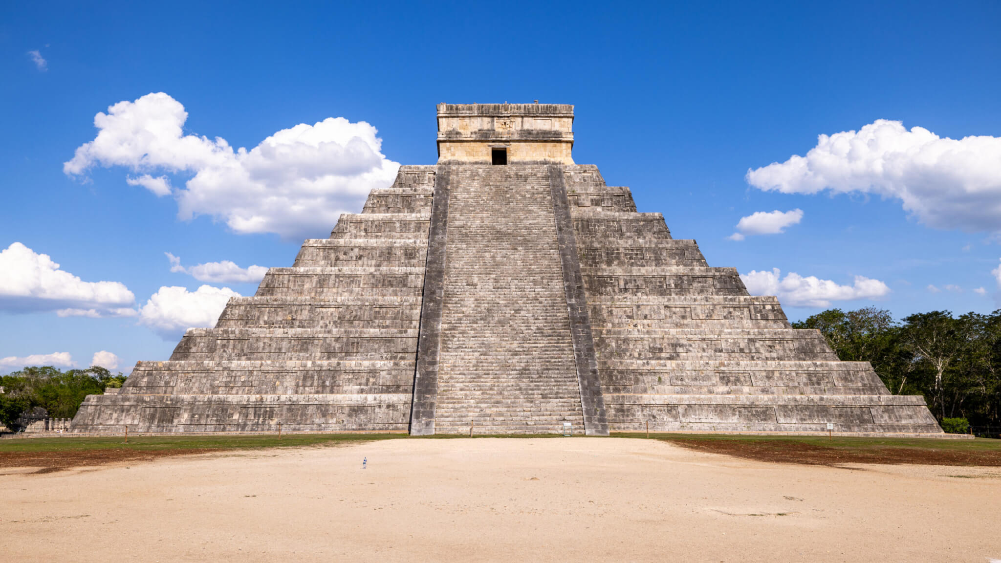El castillo chichen itza yucatan mexico