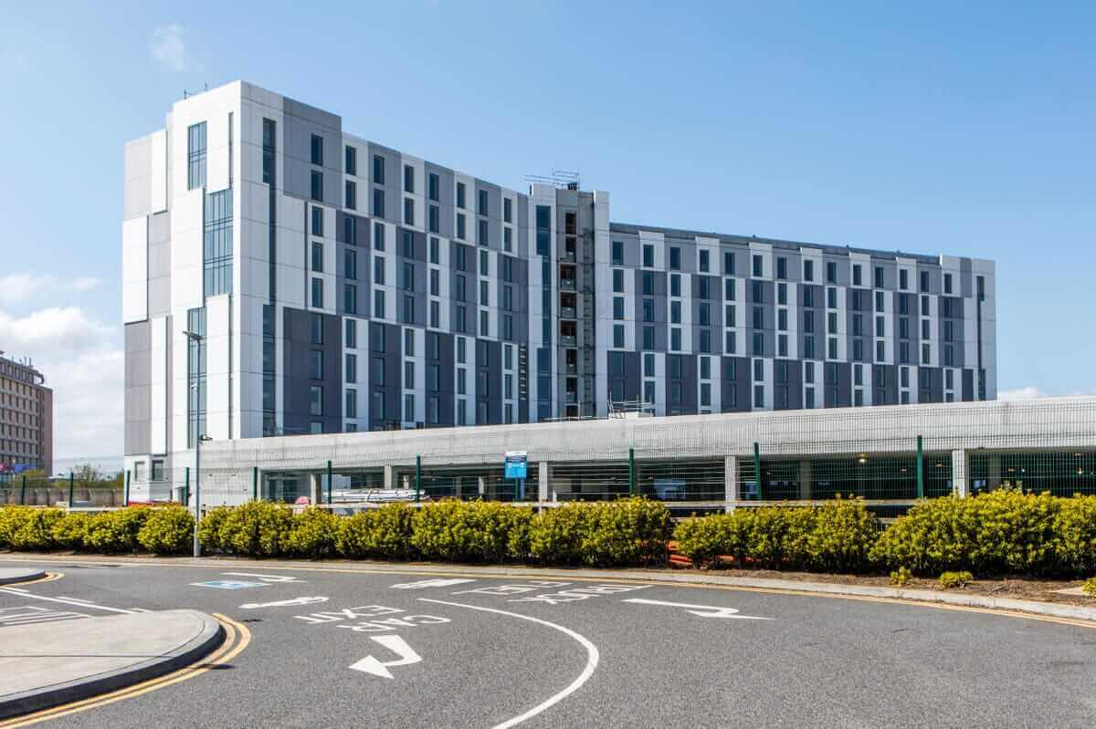 The outside of the Holiday Inn Hotel near the Dublin airport