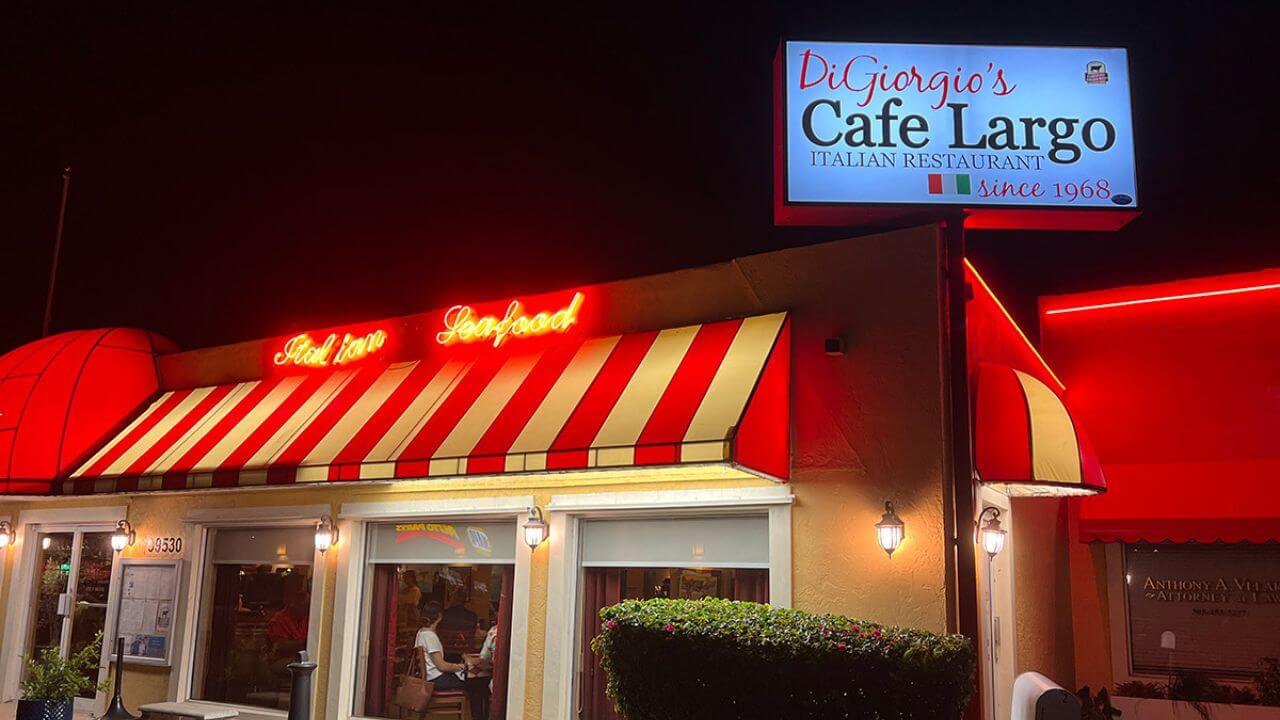 entrance way of digorgios cafe largo at night time