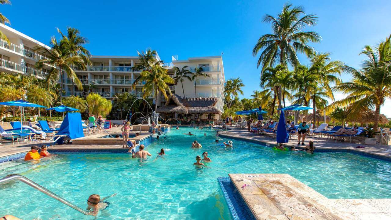 family friendly pool outside the courtyard marriott by john pennekamp coral reef state park