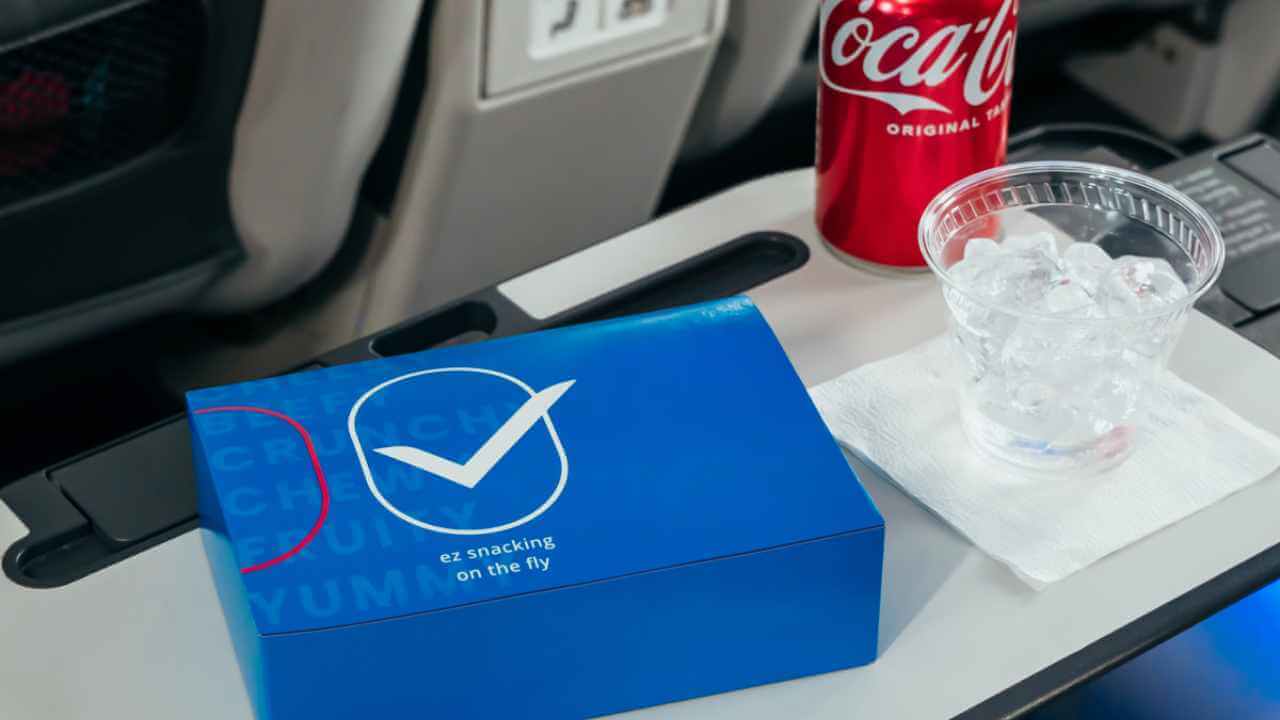 in flight food and drinks 