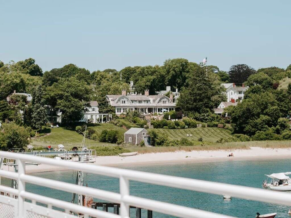 Waterfront home in Martha's Vineyard, Massachusetts