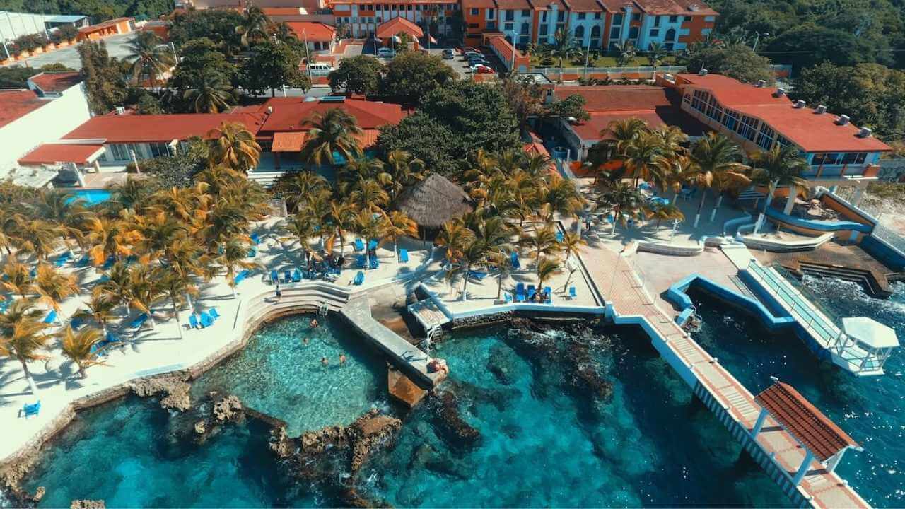 view of wyndham resort in cozumel with oceanfront property