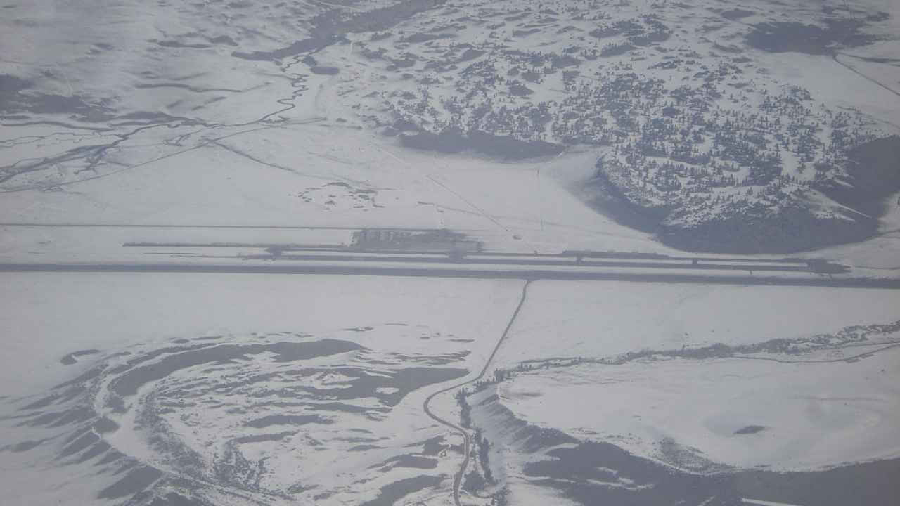 aerial view of mammouth yosemite international airport