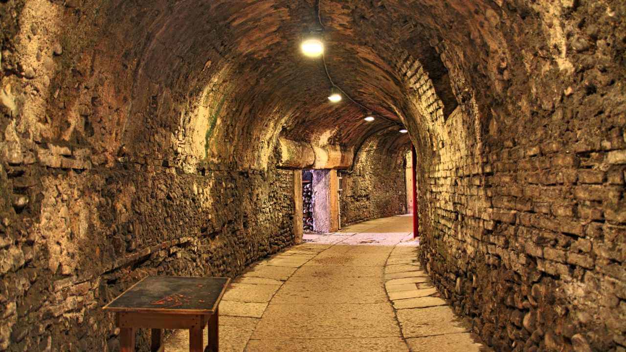 underground catacombs in rome