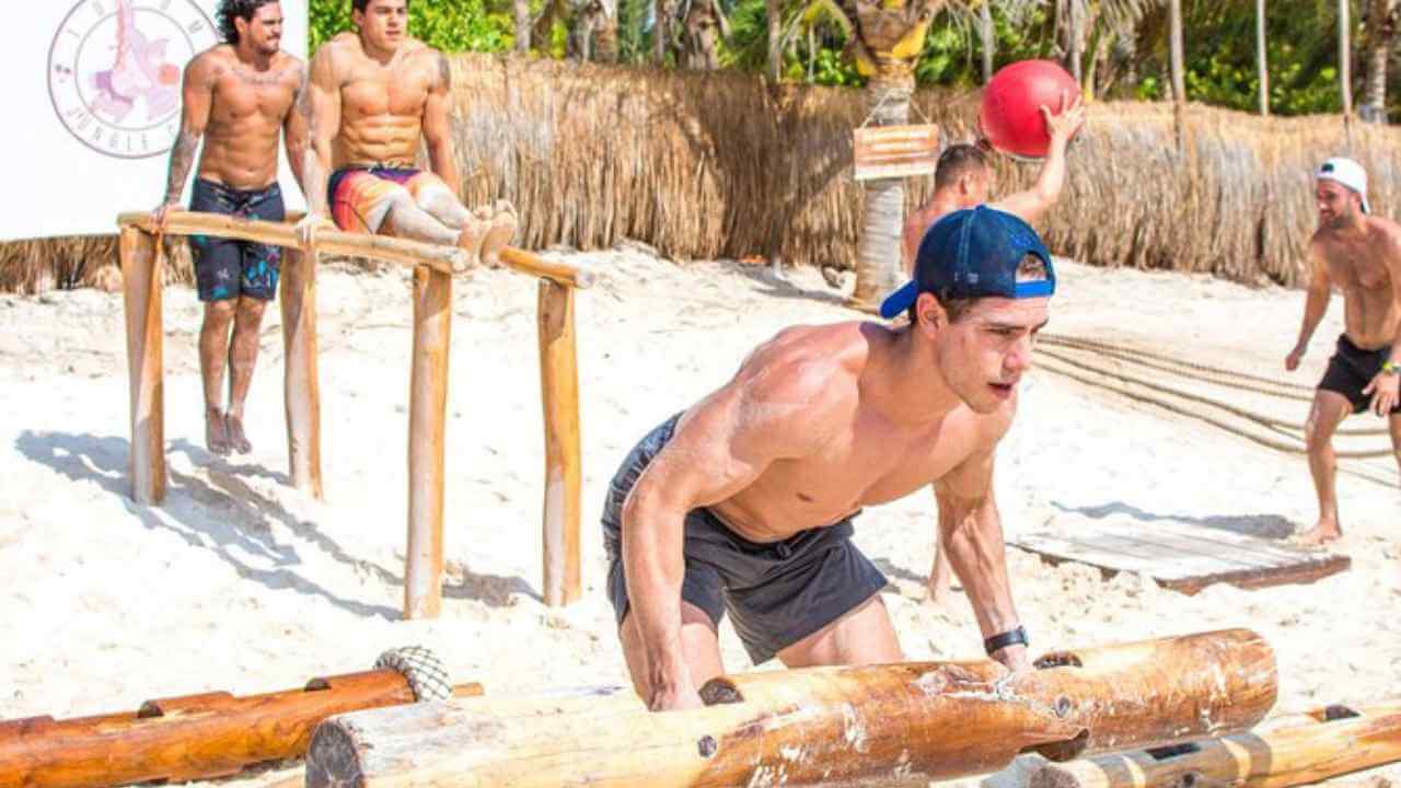 men using tulum jungle gym bamboo equipment