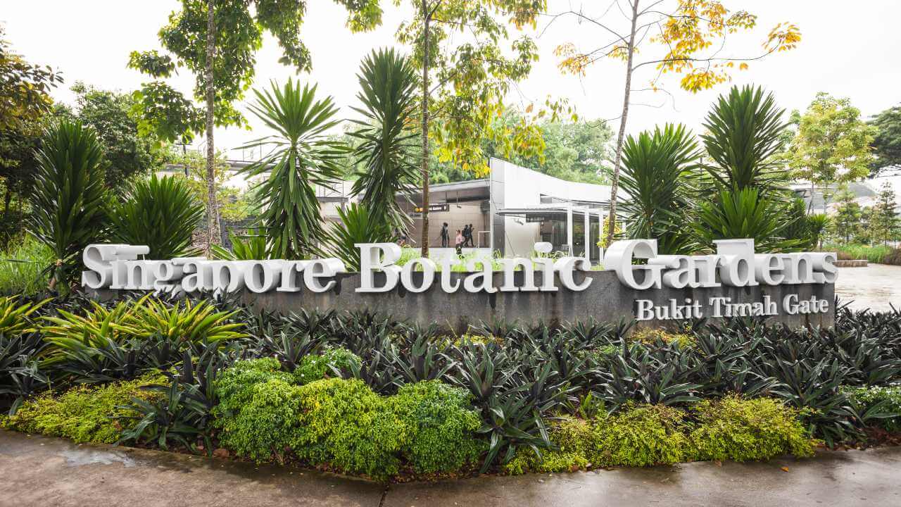 front sign of the singapore botanic gardens