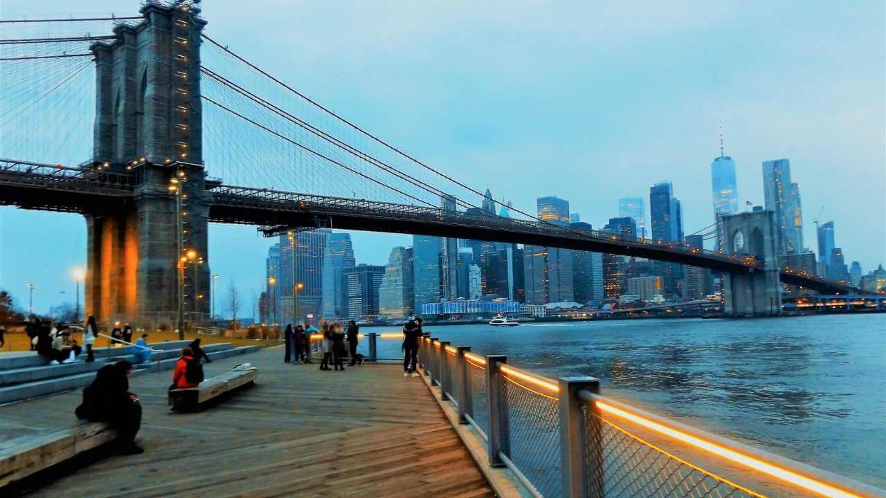 view from on the brooklyn bridge