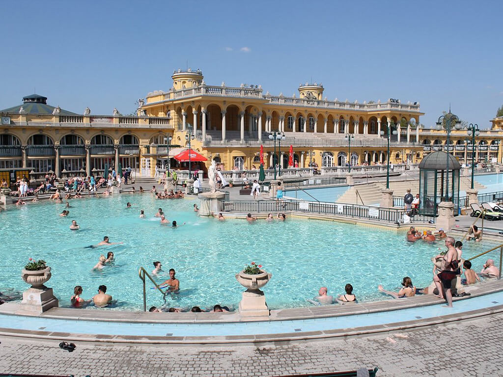 Széchenyi Baths and Pool