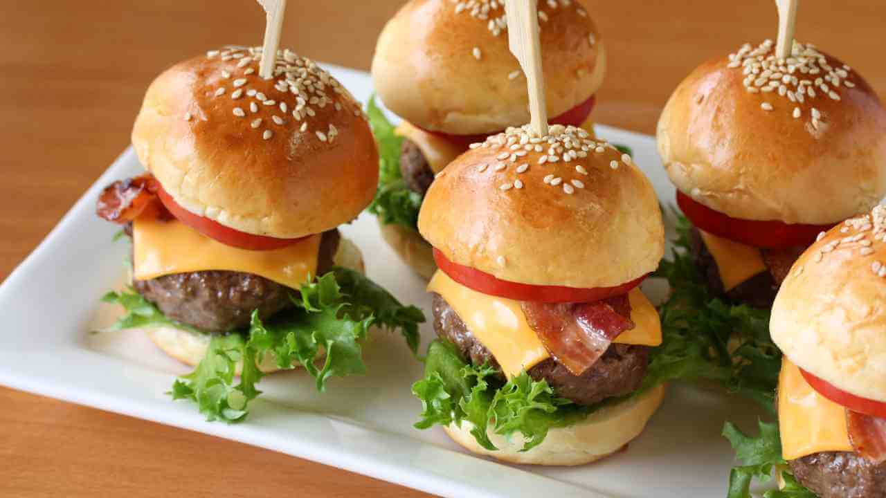 bacon cheeseburger sliders