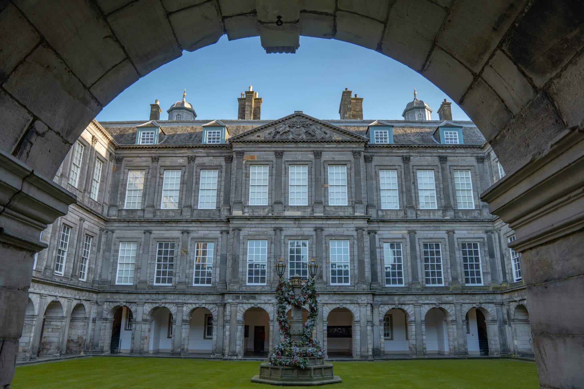 the palace of holyroodhouse