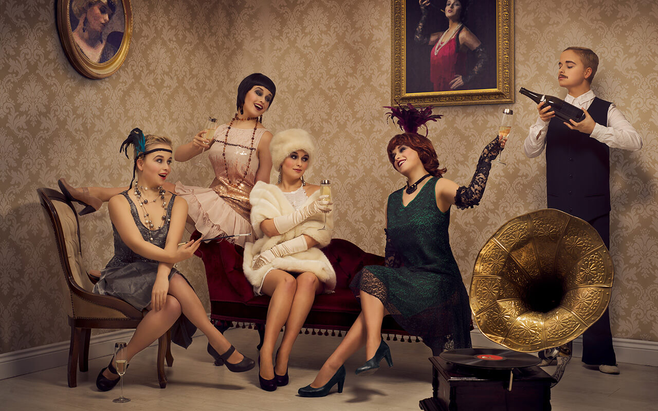 A group dressed in 1920's fashions