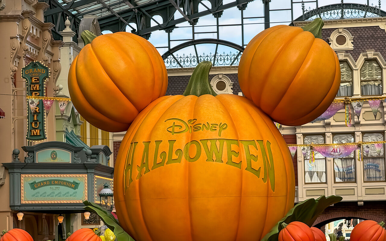 Disney Halloween decorations