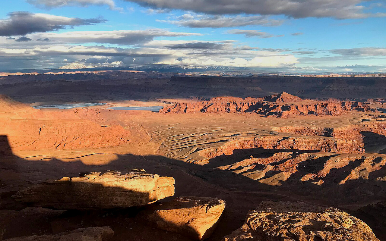 Picture from lookout point of Dead Horse Point