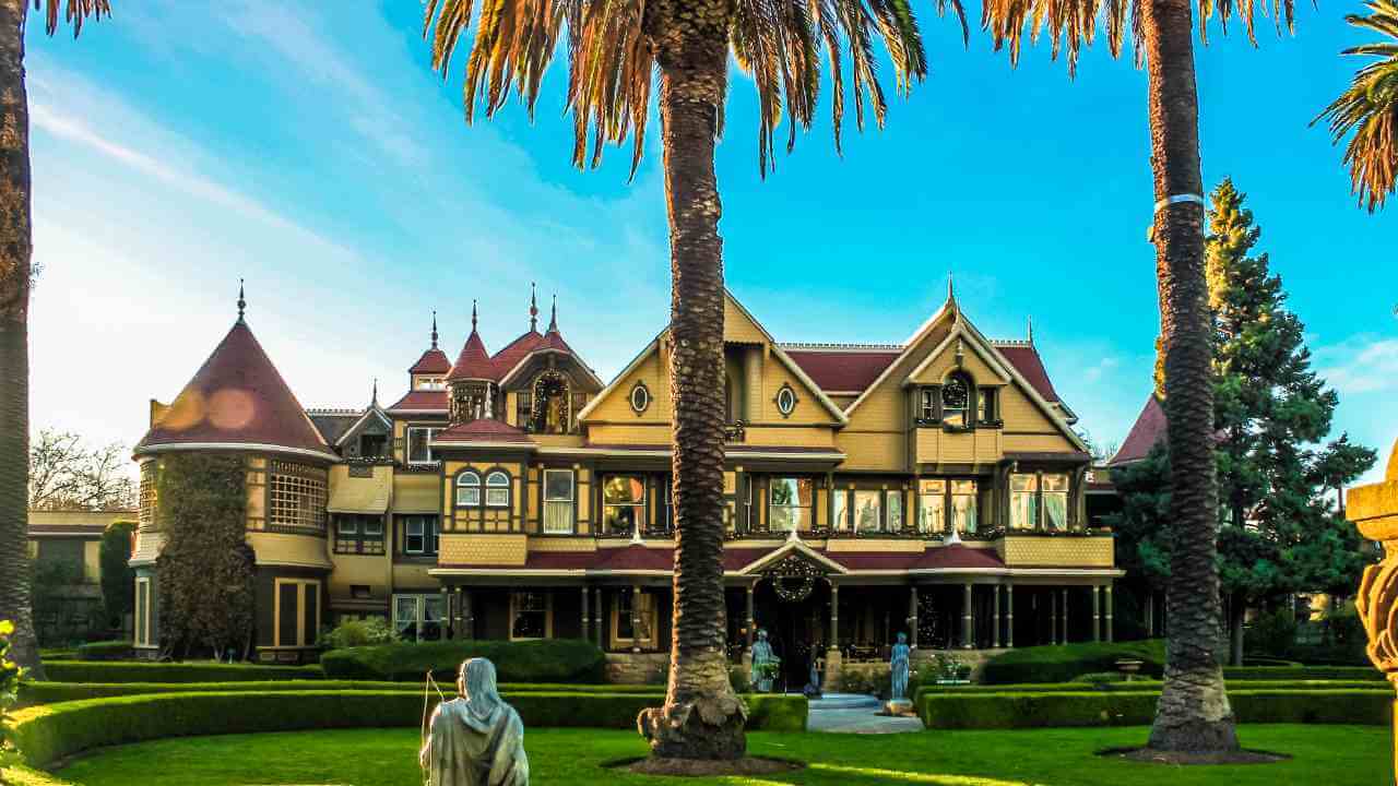 the winston winston mansion in los angeles, california