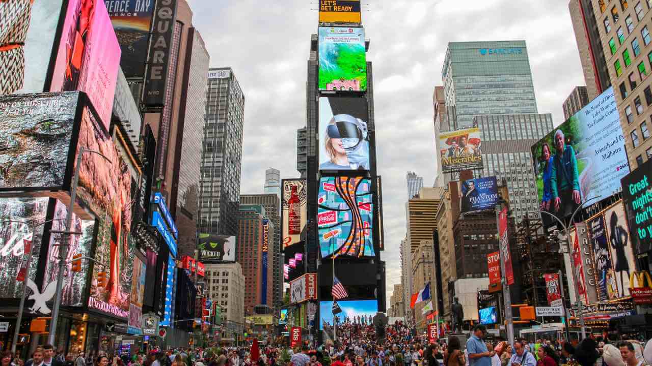 times square in new york city - times square stock videos & royalty-free footage