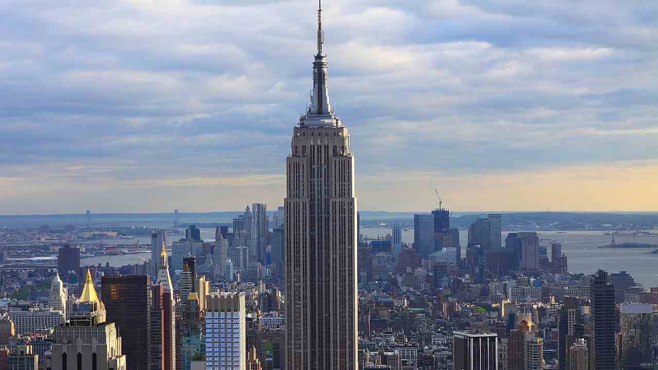 the empire state building in new york city