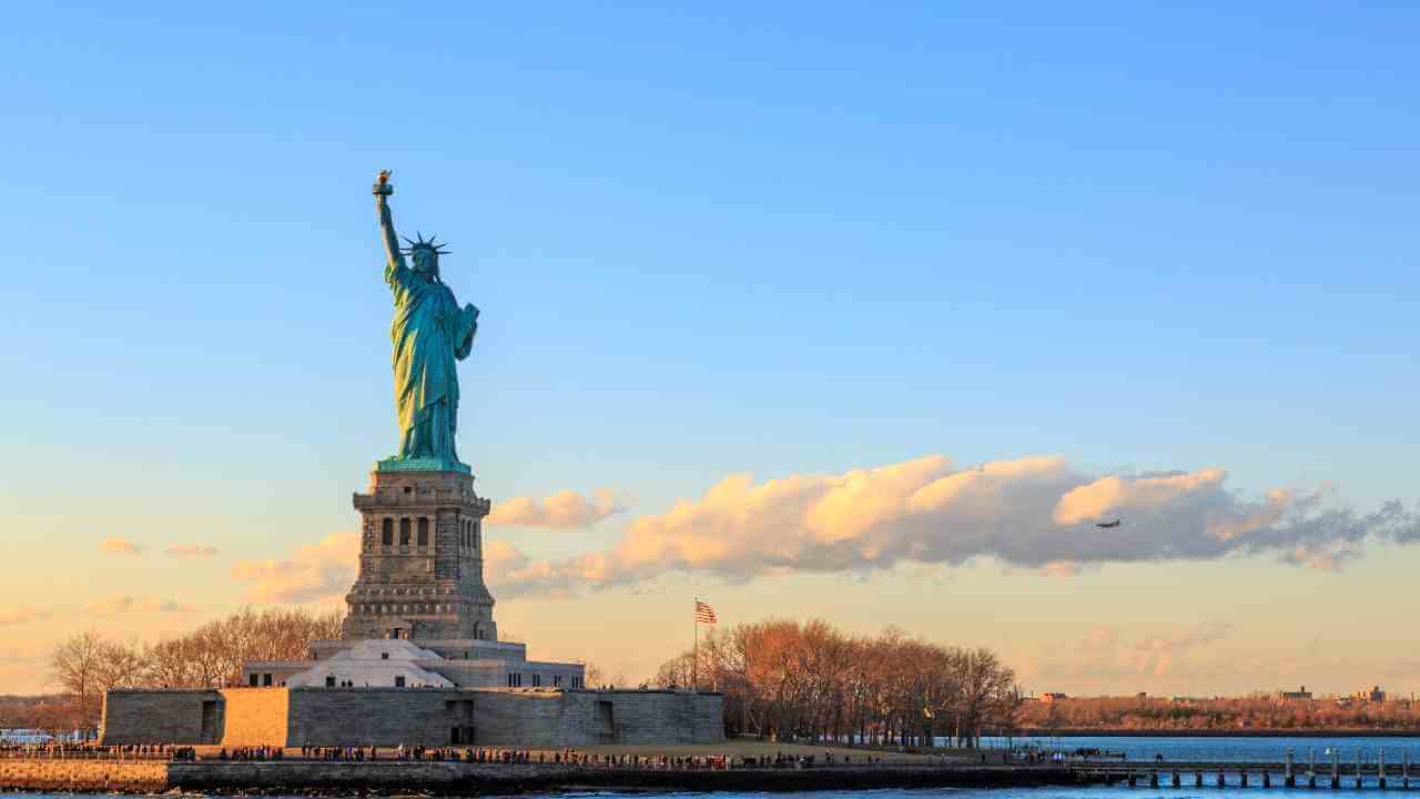 the statue of liberty in new york