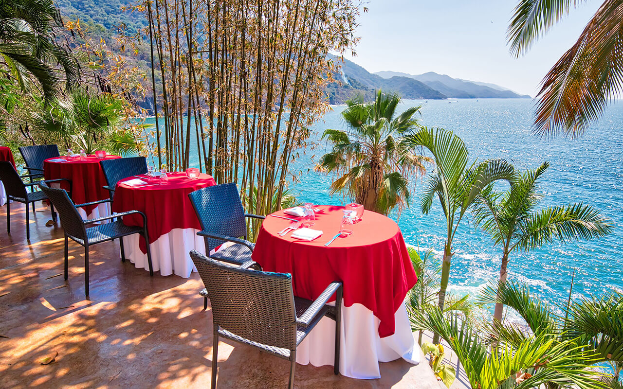 Puerto Vallarta, romantic upscale restaurant overlooking scenic ocean landscapes near Bay of Banderas