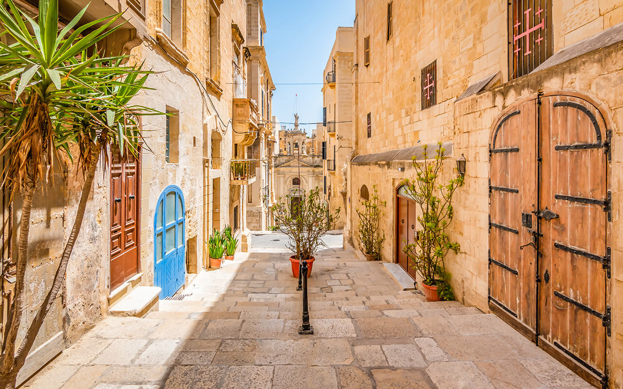 Narrow street in city centre of Valletta, Malta.