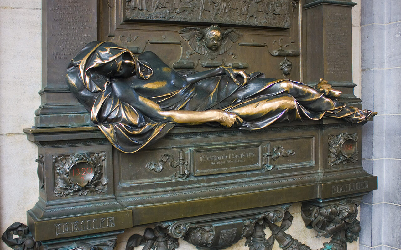 Monument to the dying Everard 't Serclaes at the Grand Place in Brussels