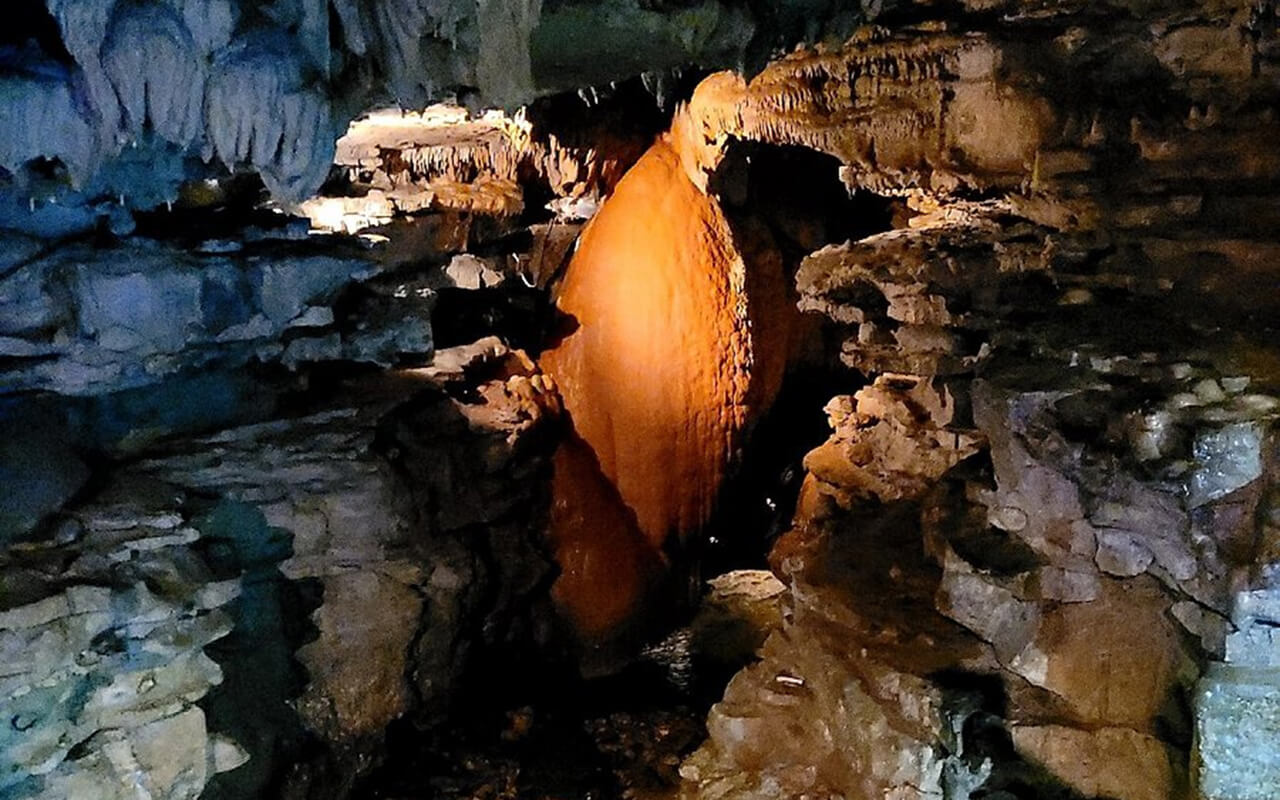 The Bell Witch Cave, Tennessee