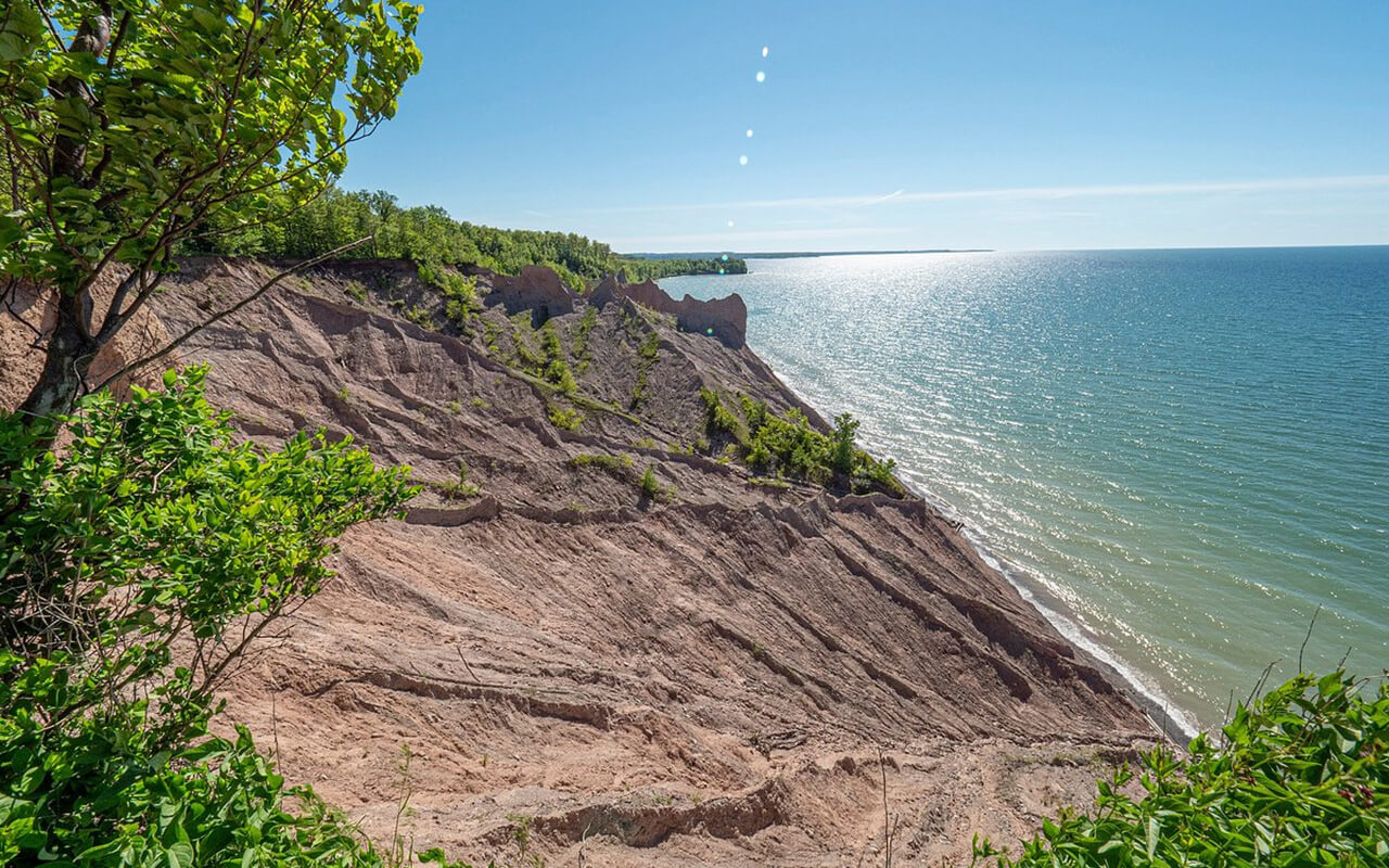 Chimney Bluffs State Park