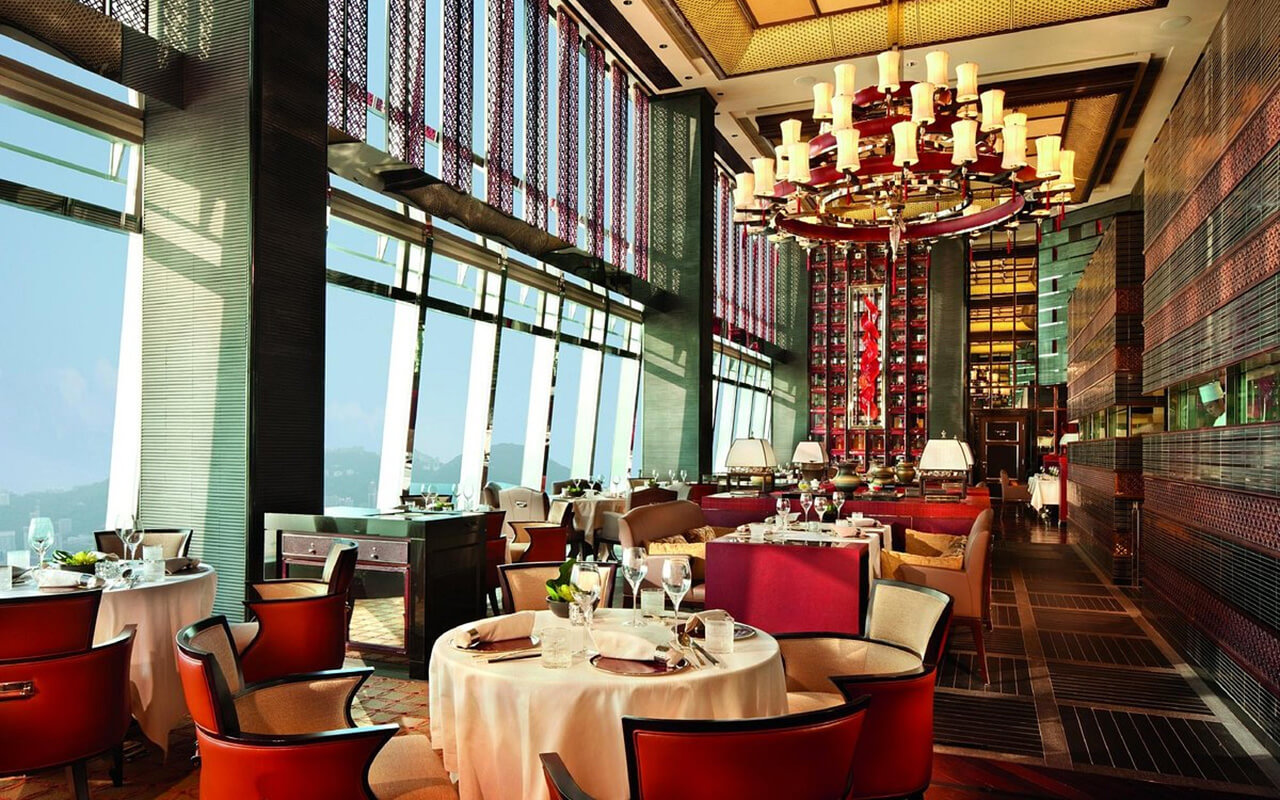 Tin Lung Heen restaurant in Hong Kong