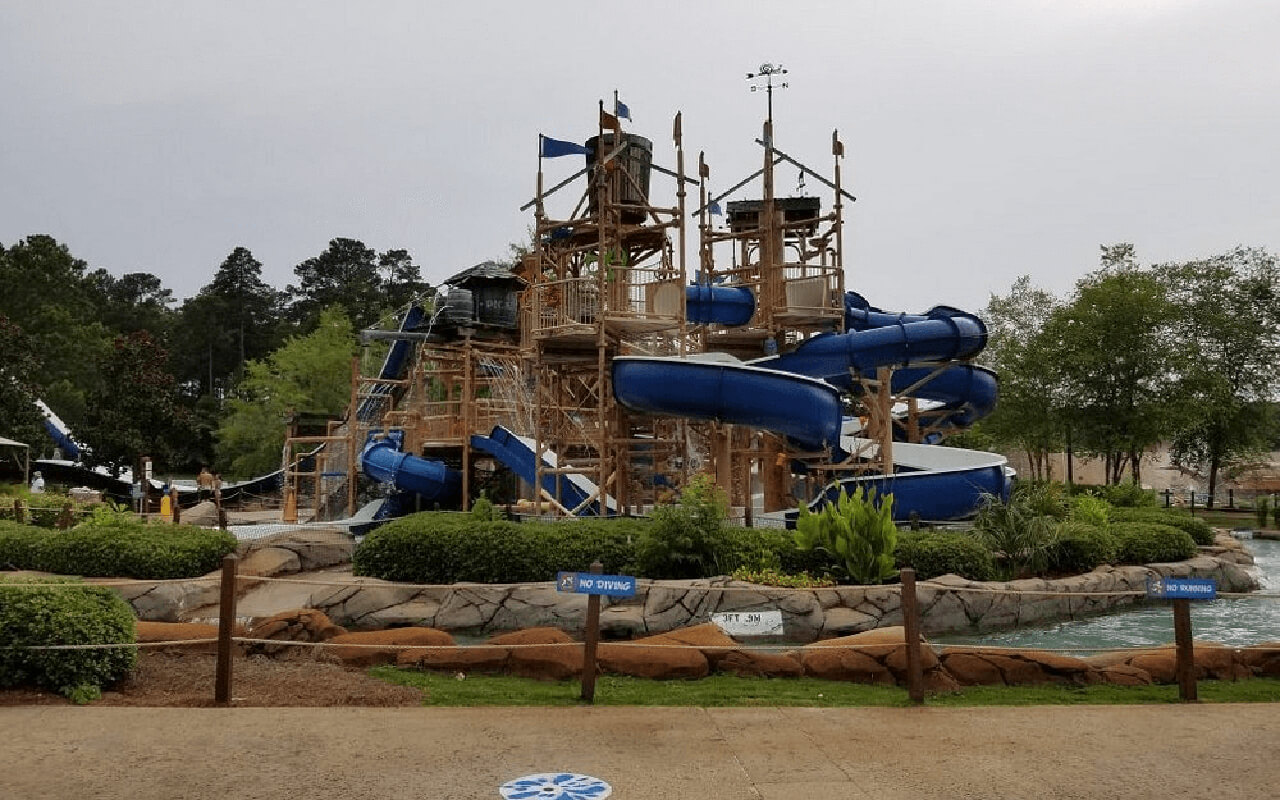 Geyser Falls Water Theme Park in Choctaw