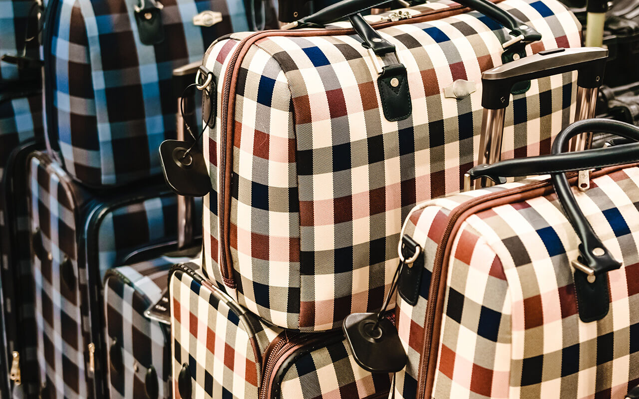 Plaid luggage set