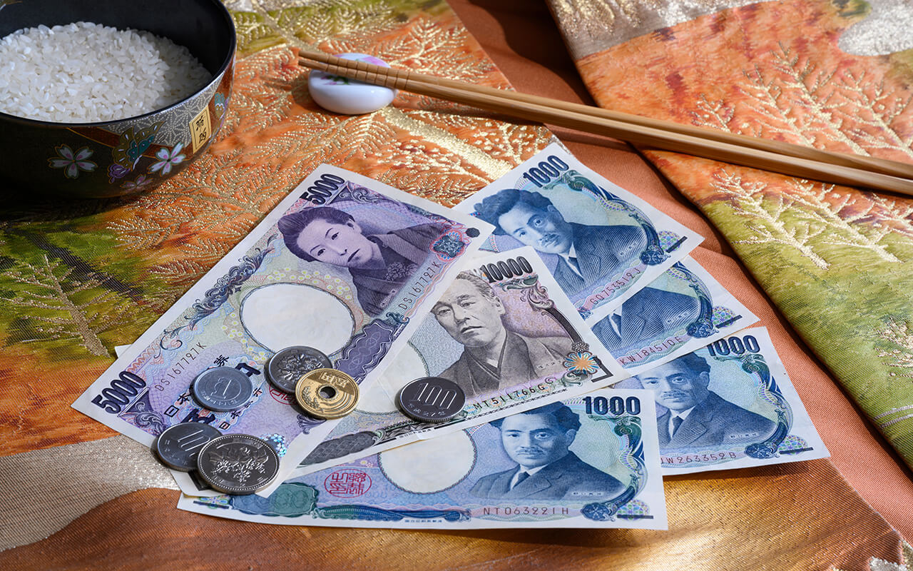 Japanese money left on a table