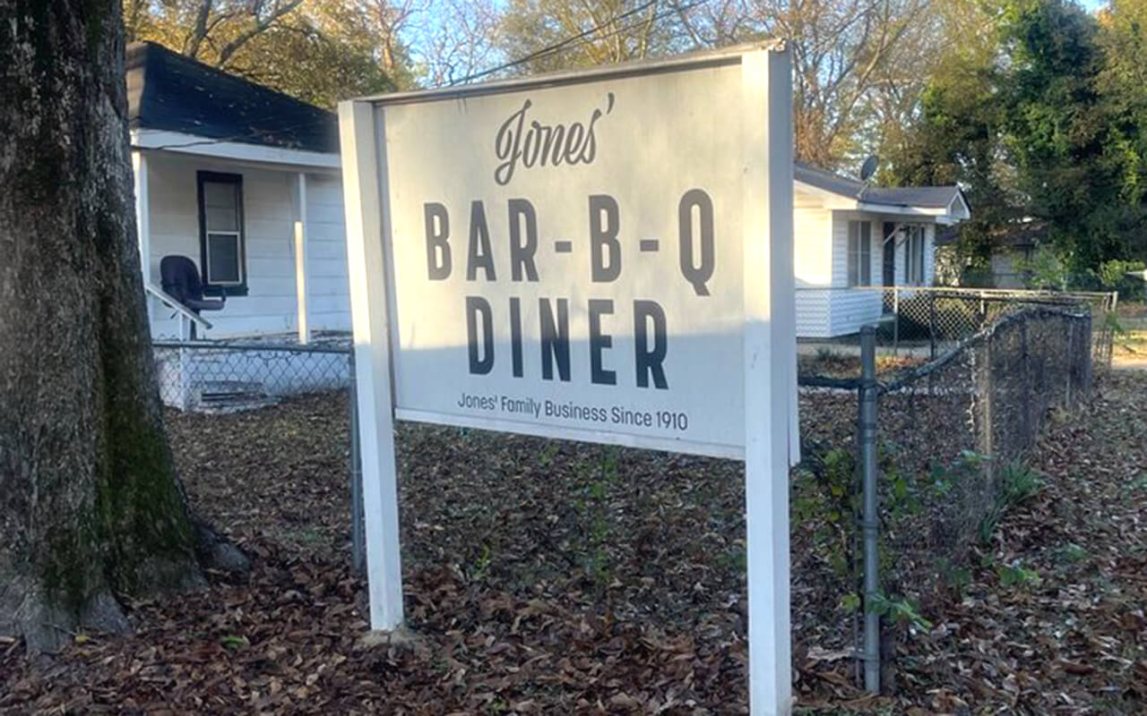 Jones Bar-B-Q Diner in Marianna