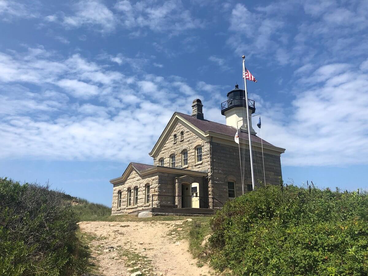 crescent beach lighthouse