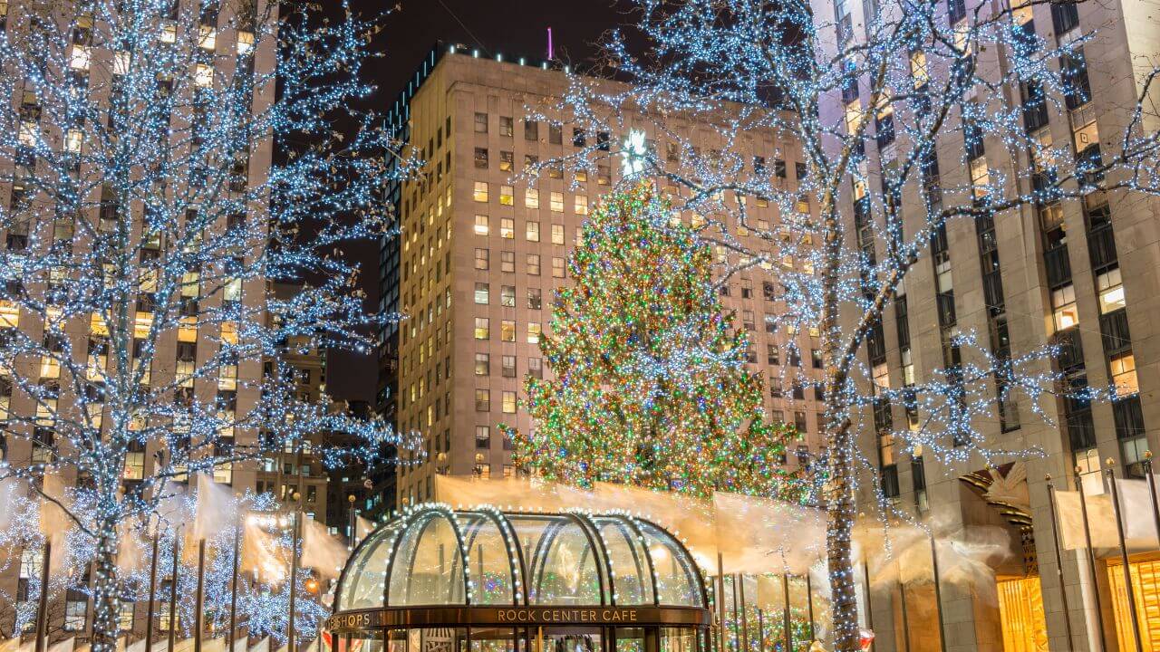 the rockefeller center christmas tree in new york city