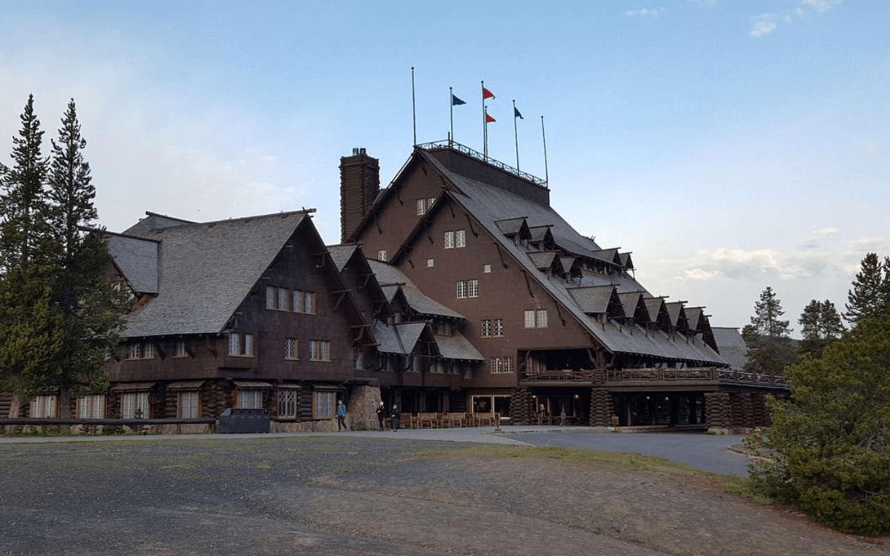 Old Faithful Inn