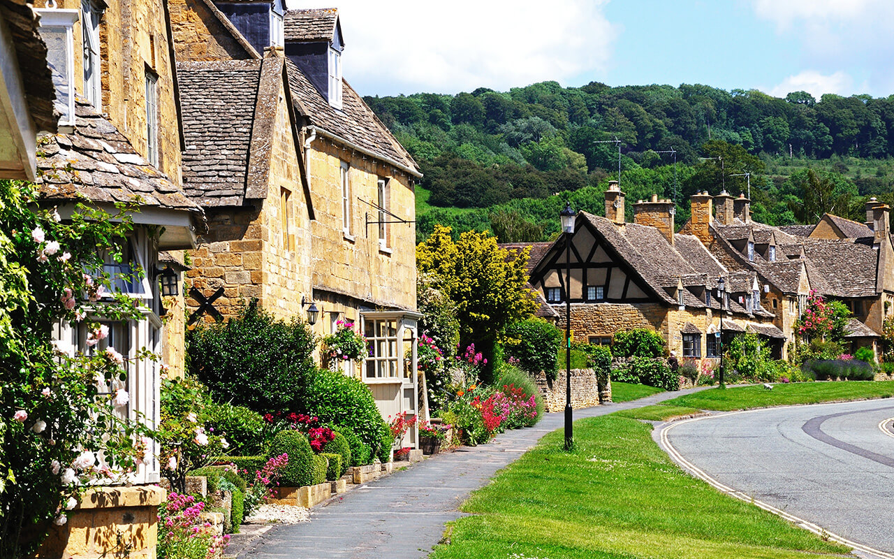 Cottages along High Street, Broadway