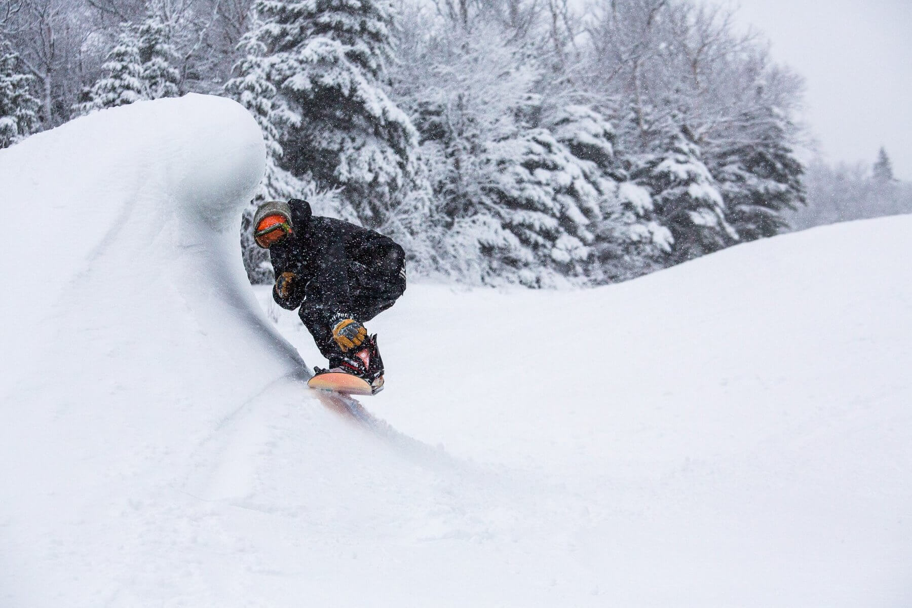 person snowboarding 