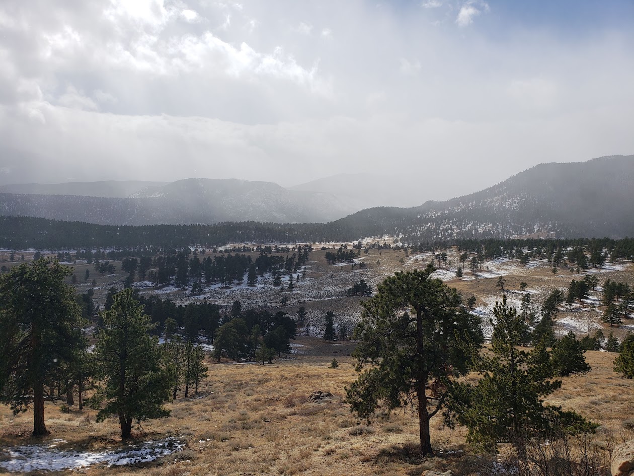 Snow sprinkled landscape on the outskirts of Denver, Colorado