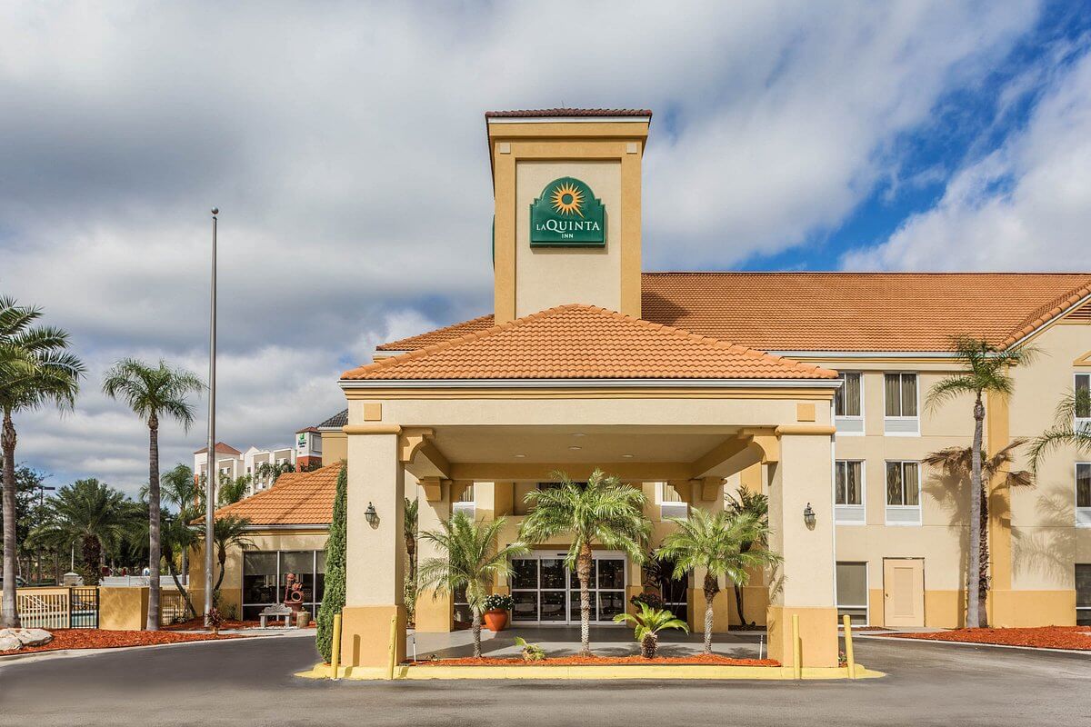 La Quinta Inn & Suites