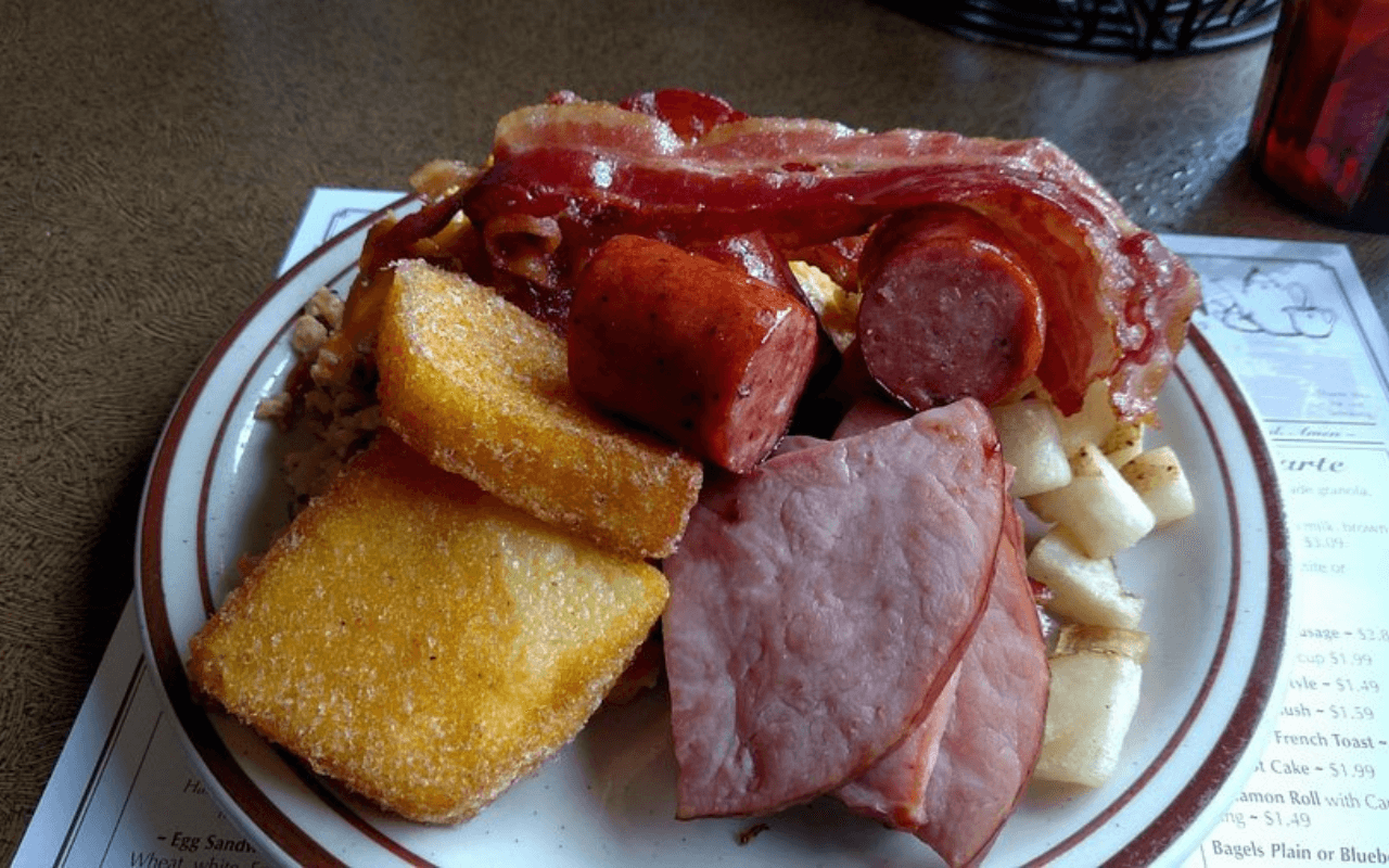 Mrs. Yoder's Kitchen, Mt. Hope, OH