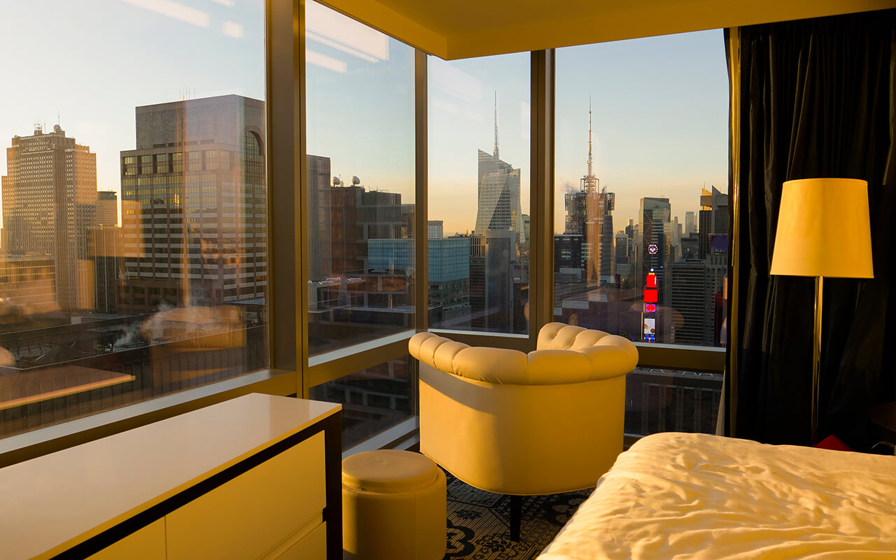 NYC hotel with views of downtown