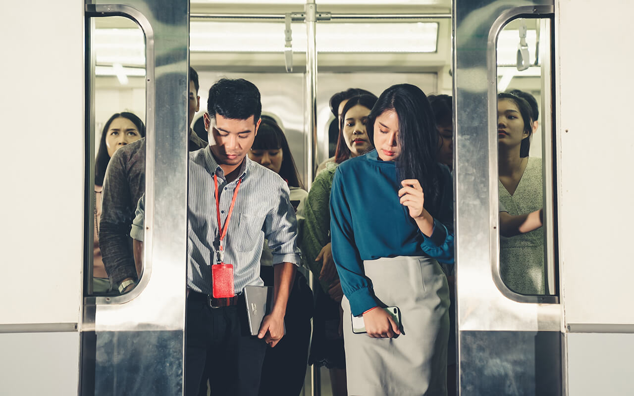 Crowded train 